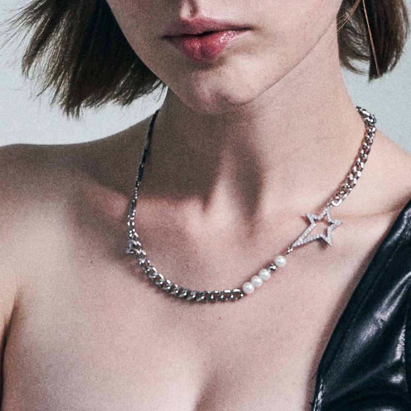 Five-pointed star chain stitching necklace