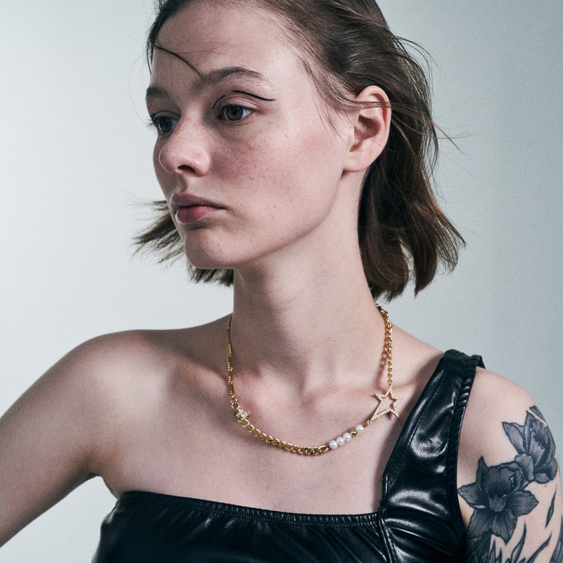 Five-pointed star chain stitching necklace