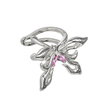 Load image into Gallery viewer, Fluttering butterfly Ear Cuff
