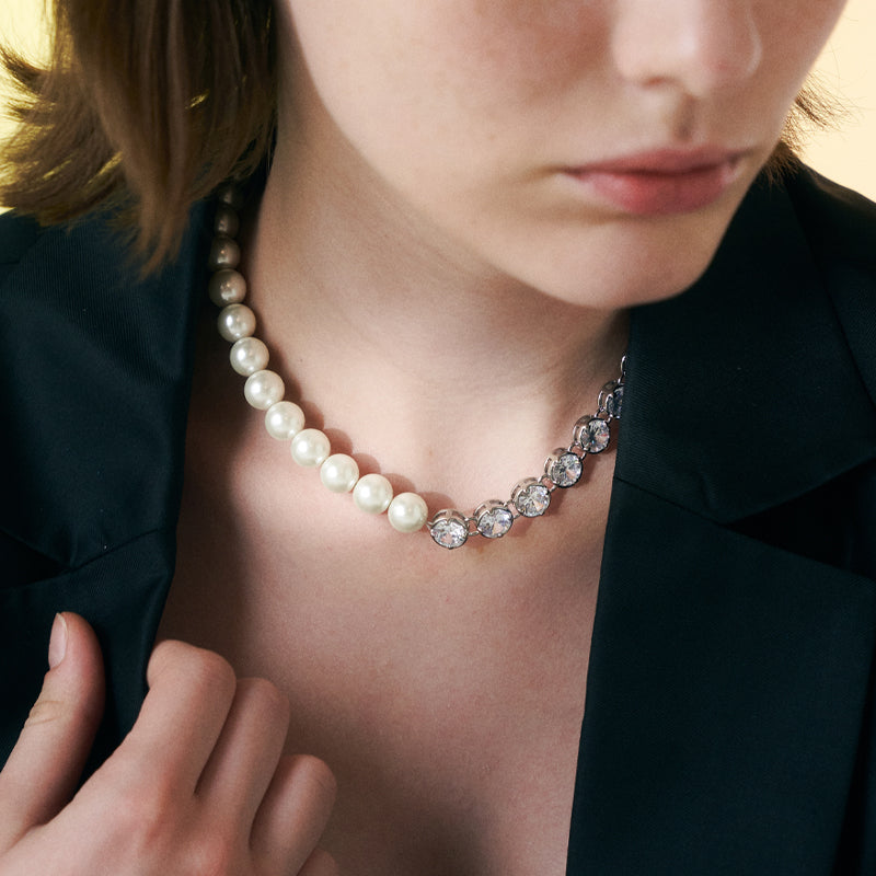 Pearl large round diamond necklace