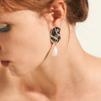 Flowing Metal Pearl Stud Earrings