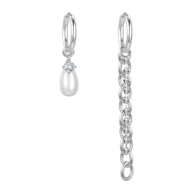 Boucles d'oreilles asymétriques en chaîne et diamants en cristal